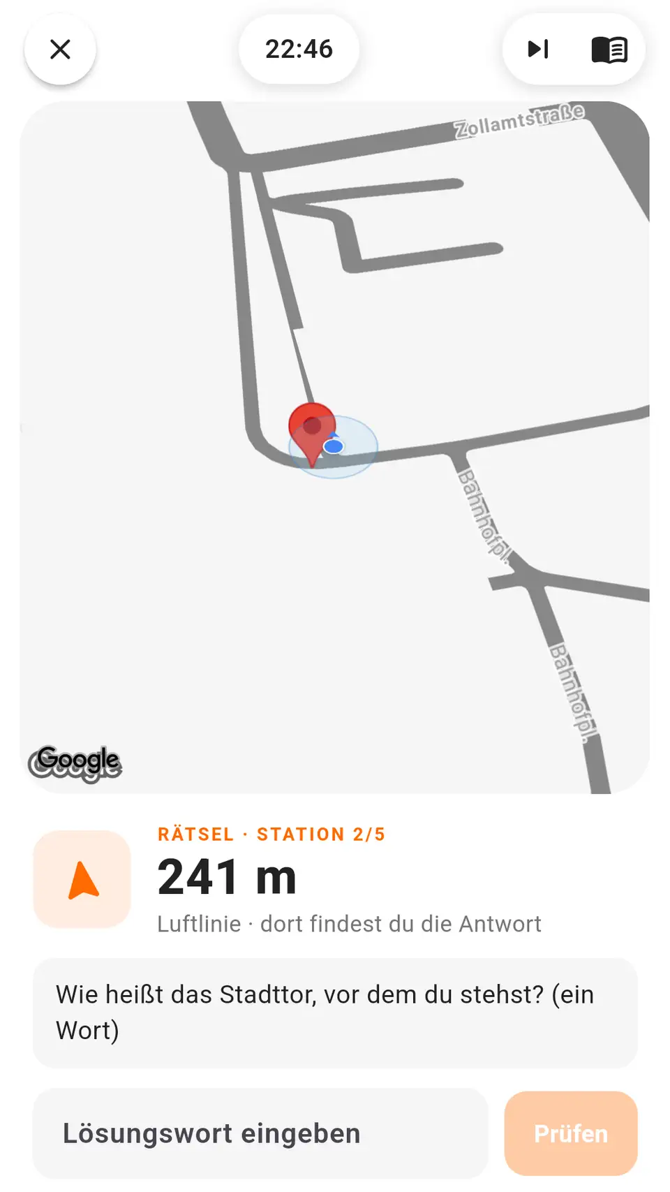 CHRONICLE GO zeigt eine Rätselstation auf einer Karte mit Distanz und Antwortfeld.